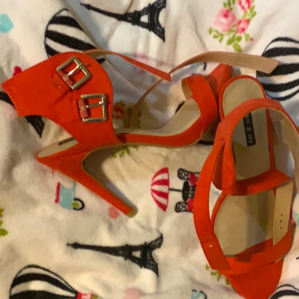 Nice tangerine heel